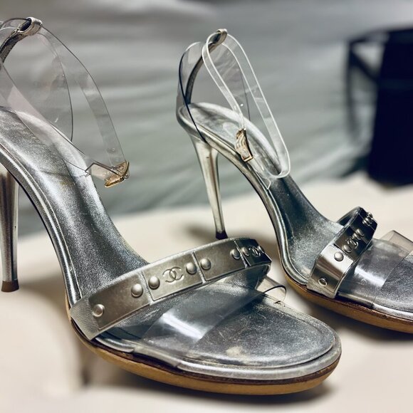 CHANEL Silver Leather Clear Strap Stud CC Plate Sandals - Picture 3 of 11